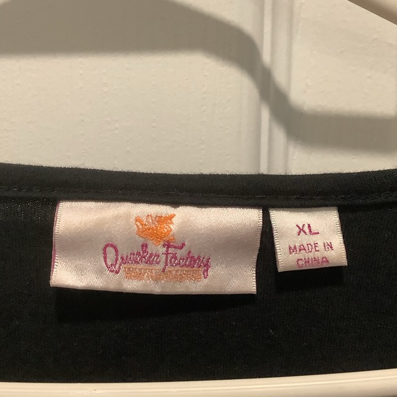 Quacker Factory Black and Silver Sequin with lace accents Long‎ Sleeve Top - Picture 2 of 8